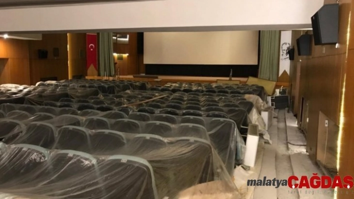 Ürgüp Belediye sinema salonu yenileniyor