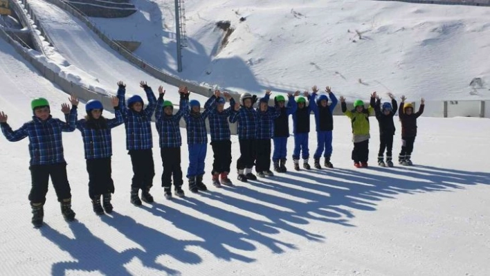 Uzundere'den Erzurum'a kayak köprüsü