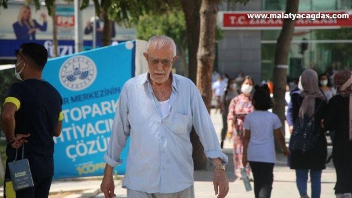 Vaka sayısının en çok arttığı Elazığ'da maskesiz vatandaş, herkesi maske takmaya davet etti