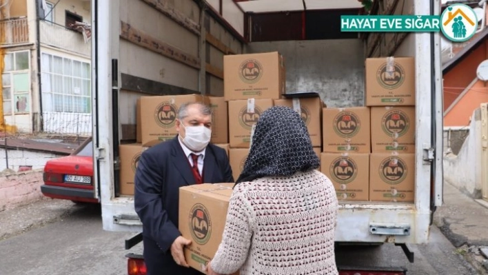 Vakıflar Bölge Müdürlüğü'nden 300 aileye erzak yardımı