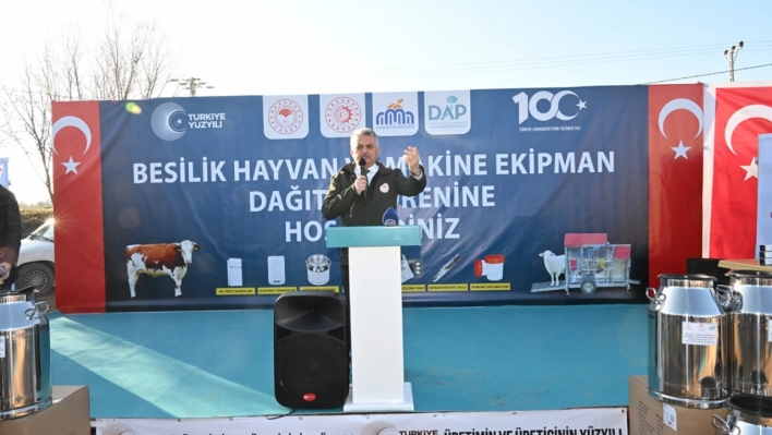 Vali Ersin Yazıcı Besilik Hayvan ve Makine Ekipman Dağıtım Törenine Katıldı