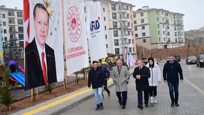 Vali Ersin Yazıcı'dan Kura Çekimine Hazır Olan TOKİ Konutlarında İnceleme