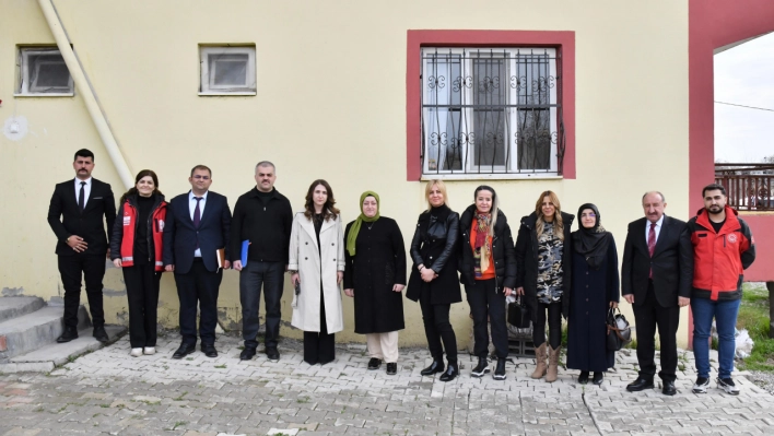 Vali Eşi Hanife Yazıcı, Yazıhan İlçesine Hane Ziyareti