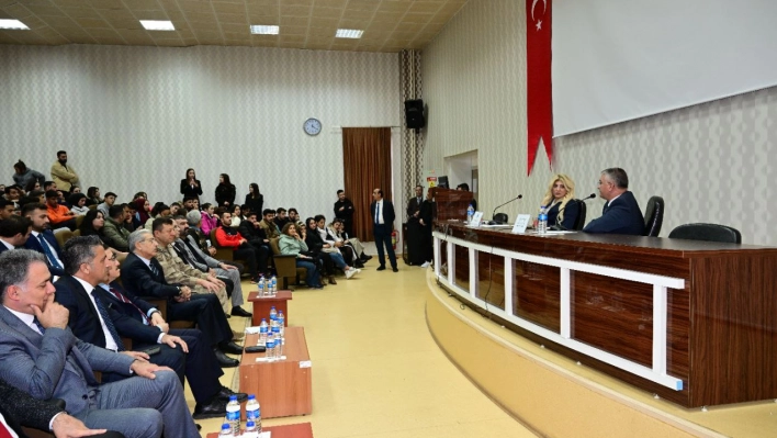 Vali Yazıcı, Kariyer Günleri Etkinliğine Konuk Oldu