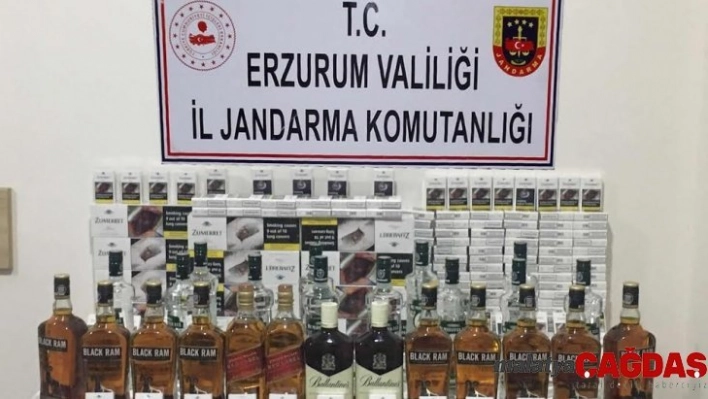 Valize saklanmış 102 şişe kaçak alkol ele geçirildi