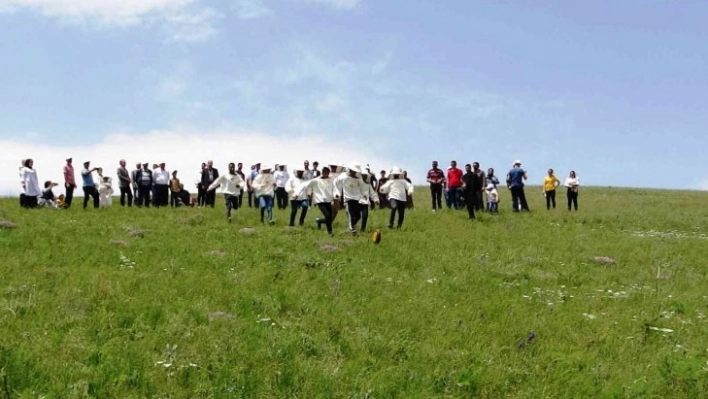 Van'da '2. Bal Yuvarlama Festivali' renkli görüntülere sahne oldu