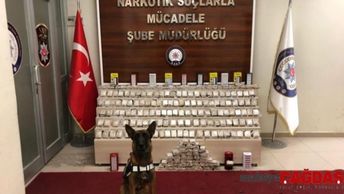 Van'da 202 adet ışıldak bataryasının yuvasında zulalanmış 42 kilo eroin ele geçirildi