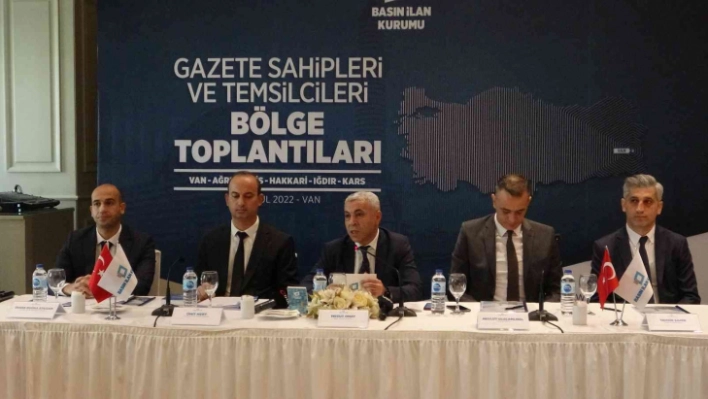 Van'da gazete sahipleri ve temsilcileri bölge toplantısı