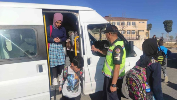 Van'da okul servisleri denetlendi