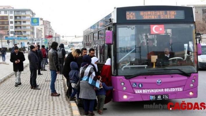 Van'da üniversite öğrencilerine ücretsiz taşımacılık hizmeti