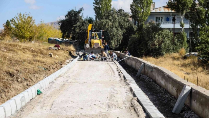 Van'daki mezarlıklarda bakım ve onarım çalışması