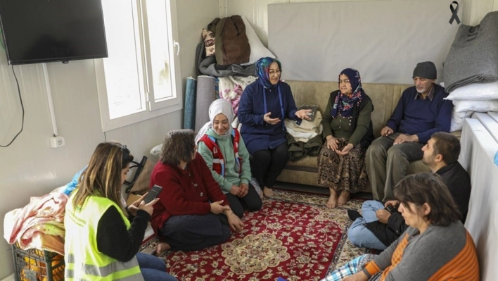 Van ekibi Malatya'da yaraları sarmaya devam ediyor