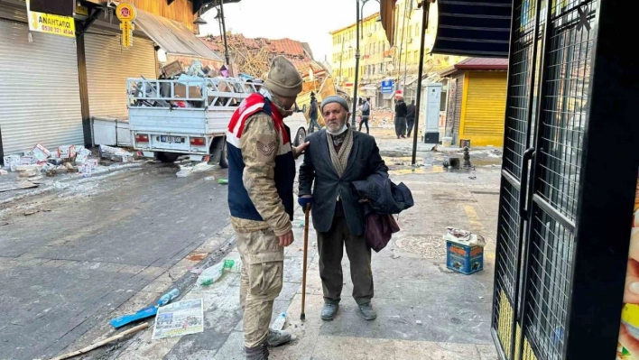 Van jandarması Malatya'da huzur ve güvenin teminatı olmaya devam ediyor