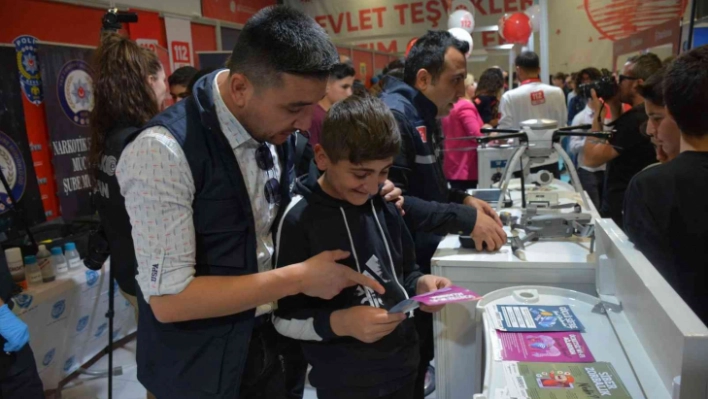 Van polisinden bilgilendirme çalışması