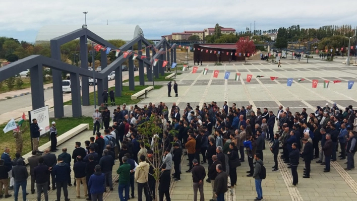 Van YYÜ'de Yahya Sinvar için yürüyüş ve basın açıklaması