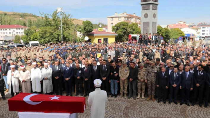 Vanlı şehit gözyaşları arasında son yolculuğuna uğurlandı