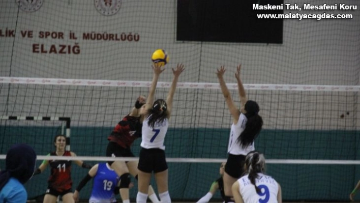 Elazığ Belediyesi Voleybol: 3 - Van Büyükşehir Belediye Gençlikspor: 2