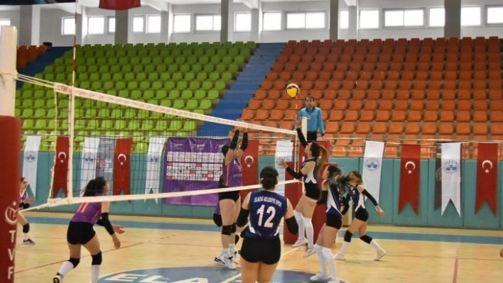 Voleybol 2. Lig: Elazığ Belediyesi Voleybol: 3 - Lice Gençlikspor: 0