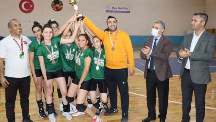 Voleybol il şampiyonası maçları sona erdi