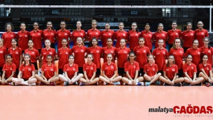 Voleybol Milli Takımlar Altyapı kampına Antalya'dan 8 isim