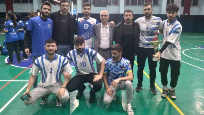 Voleybol turnuvasında coştular