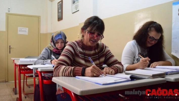 Yabancı gelinler Türkçe öğreniyor