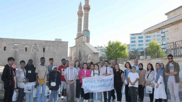 Yabancı uyruklu öğrencilere Sivas'ın tarihi tanıtıldı