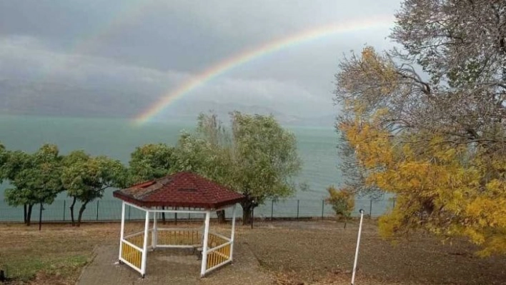 Yağmur sonrası oluşan gökkuşağı hayran bıraktı