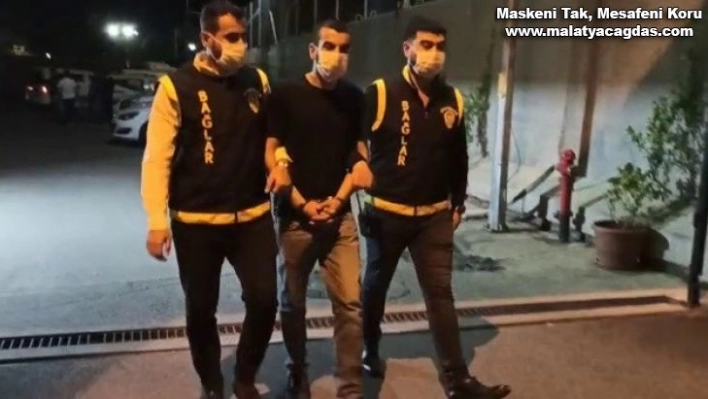 Yakalanacağını anlayınca kaçan suç makinesi polislerin dikkatiyle yakalandı