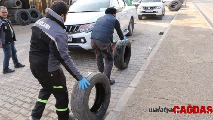 Yalova'da oto lastikleri kedi evlerine dönüşüyor