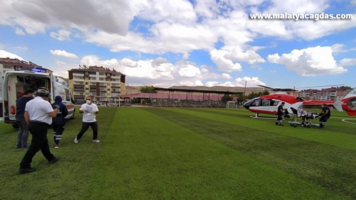 Yaşlı kadının imdadına hava ambulansı yetişti