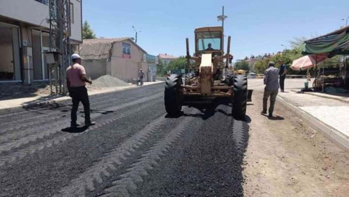 Yazıkonak'ta altyapı ve asfalt çalışması hız kesmeden devam ediyor