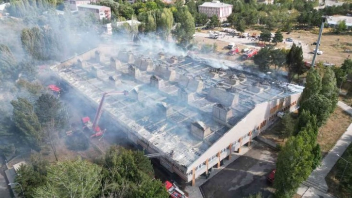 Yemekhanede çıkan yangın kontrol altına alındı, son durum havadan görüntülendi