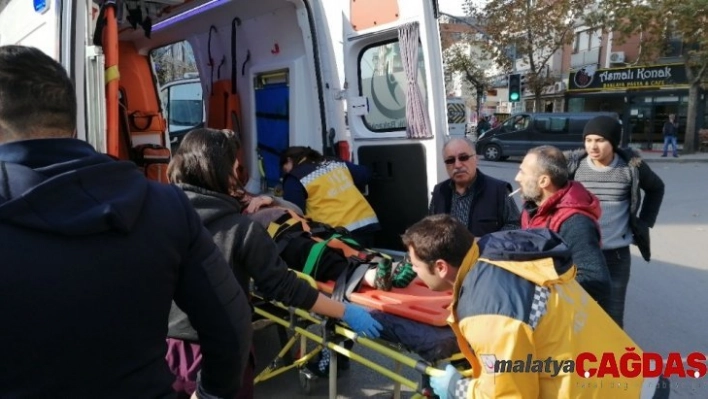 Yeni aldığı aracın direksiyonunu geçer geçmez yaşlı kadına çarptı