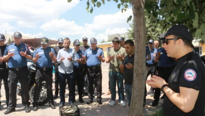 Yeni alınan polis motorları için kurban kesildi