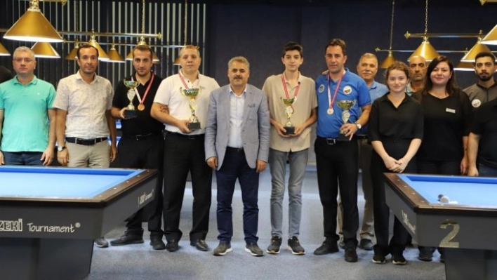 yeni bilardo salonunda ilk şampiyona