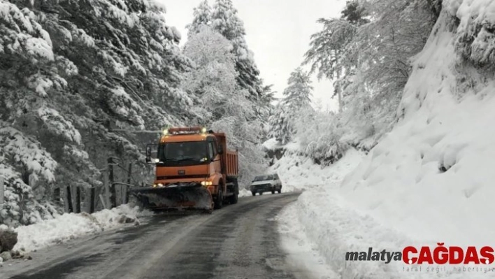 Yenice'de 13 köy yolu kapandı