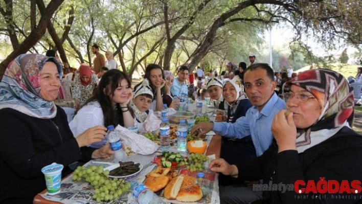 Yenimahalle'nin minik beyleri Yakacık'ta buluştu