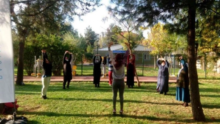 Yenişehir Belediyesi'nin sabah sporuna vatandaşlardan yoğun ilgi