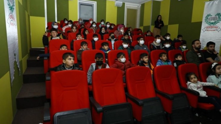 Yenişehir Belediyesinden öğrencilere sinema şenliği