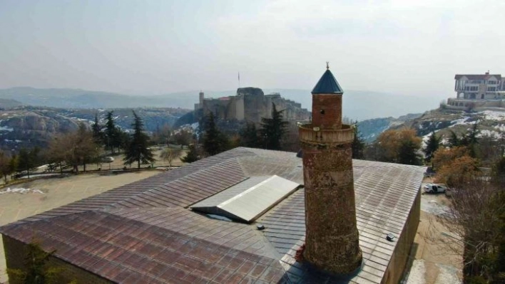 Yerli ve yabancı turistler Elazığ'a gelince bu minareyi görmeden dönmüyor