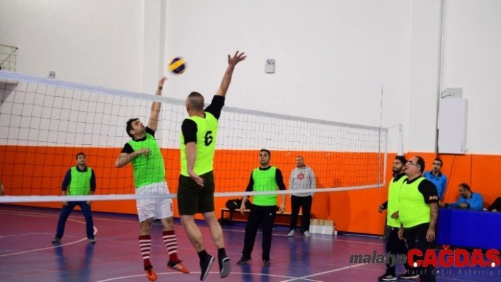 Birimler Arası Voleybol Turnuvası düzenledi