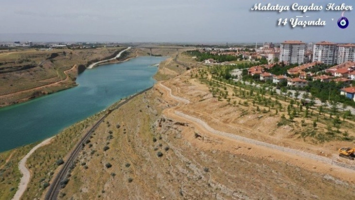 Millet bahçesindeki çalışmaları yoğunlaştırdı