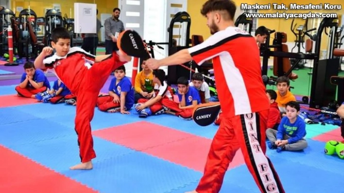 Yeşilyurt Belediyespor kick-boks takımı gözünü zirveye dikti