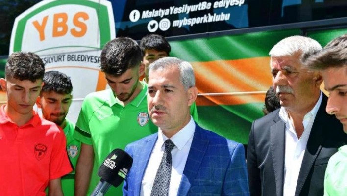 Yeşilyurt Belediyespor U-18 takımı Kahramanmaraş'a uğurladı