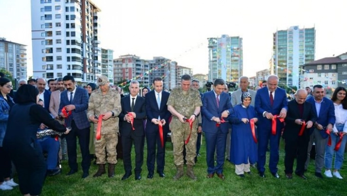 Şehit Semih Özbey Parkı'nın açılışında duygusal anlar