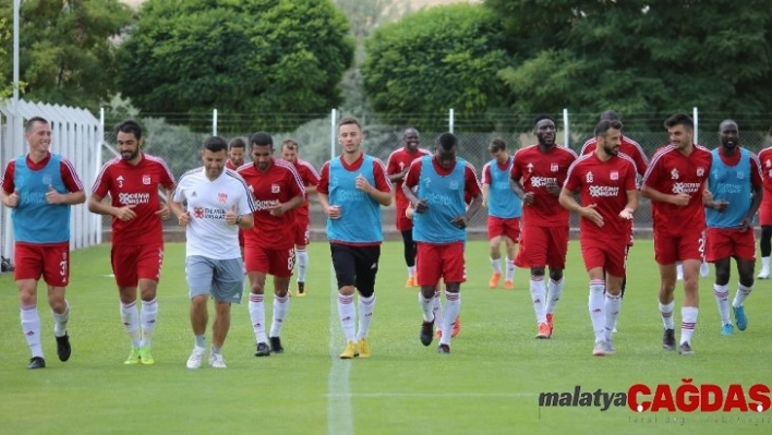 Yiğido, Beşiktaş'a bileniyor