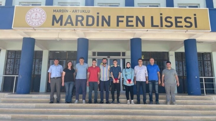 YKS'de derece yapan Mardin Fen Lisesi öğrencileri altınla ödüllendirildi