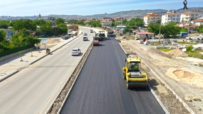 Yol Bakım-Onarım Ve Genişletme Çalışmalarını Sürdürüyor