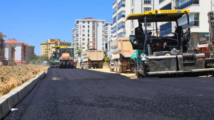 Yol Bakım-Onarım ve Genişletme Çalışmalarını Sürdürüyor